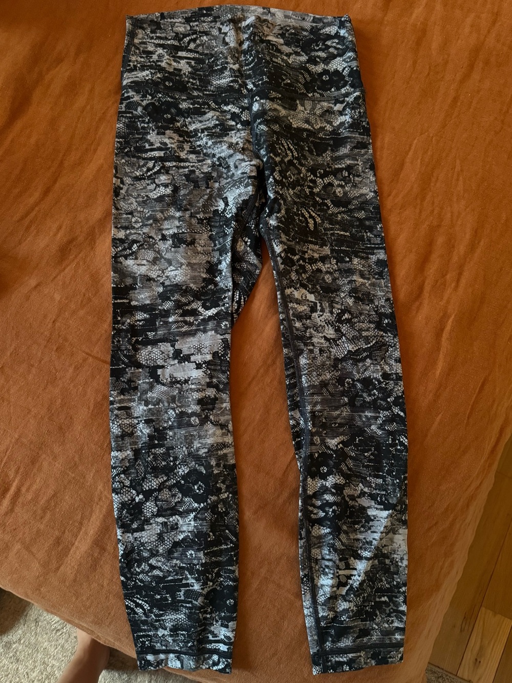 lululemon athletica Wunder Under Black & Gray Printed Leggings